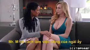 Cô ta nói những lời tục tĩu: Tôi phải đi tiểu ngay bây giờ! Tôi đã quan hệ cho đến khi nó chuyển sang màu đỏ, tôi phải xuất tinh, thật tuyệt!