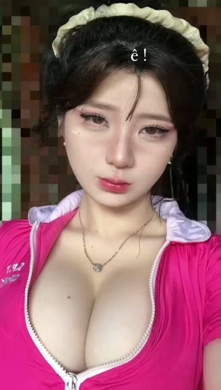 Anh chàng gầy gò đến khách sạn để quan hệ với một cô gái mới ~ Cô gái 18 tuổi chất lượng cao, quan hệ bằng miệng, liếm và quan hệ, nhấc chân và nghiêng người, tiếng rên rỉ thực sự quyến rũ...