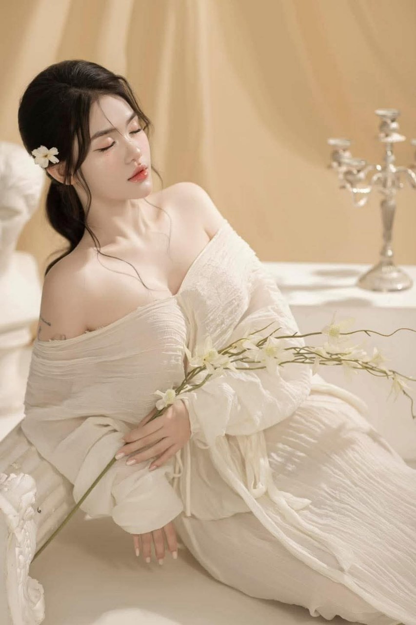 Cấp trên chuốc say cấp dưới rồi đè Người vợ cậu ta ra đụ